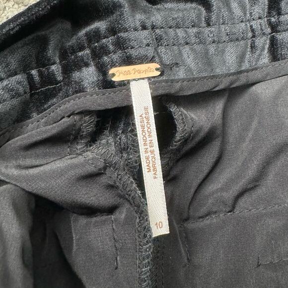 Free People Pants Size 10 Black Velvet Flare Walk With You Trousers Wide Leg - Picture 9 of 11